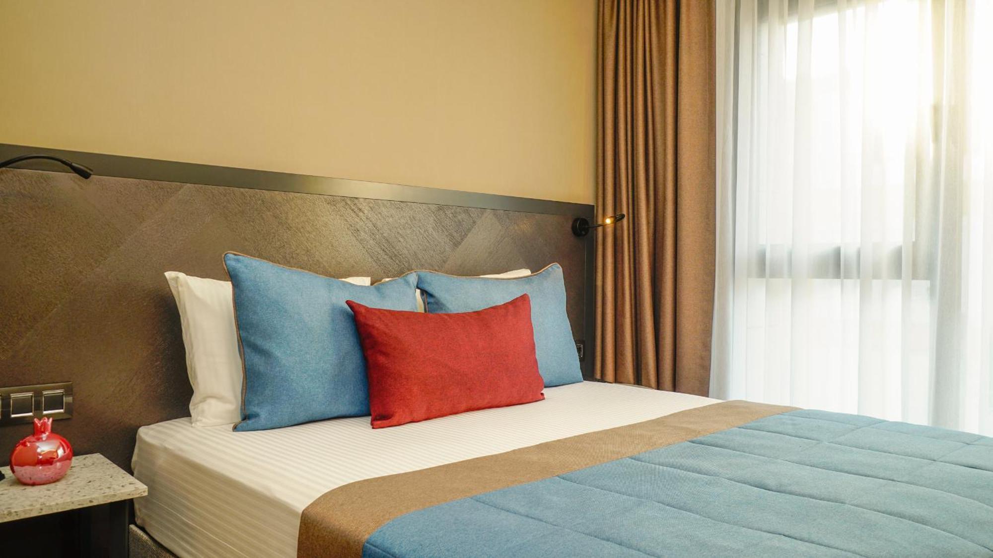 Rudis Hotel Narlidere Buitenkant foto