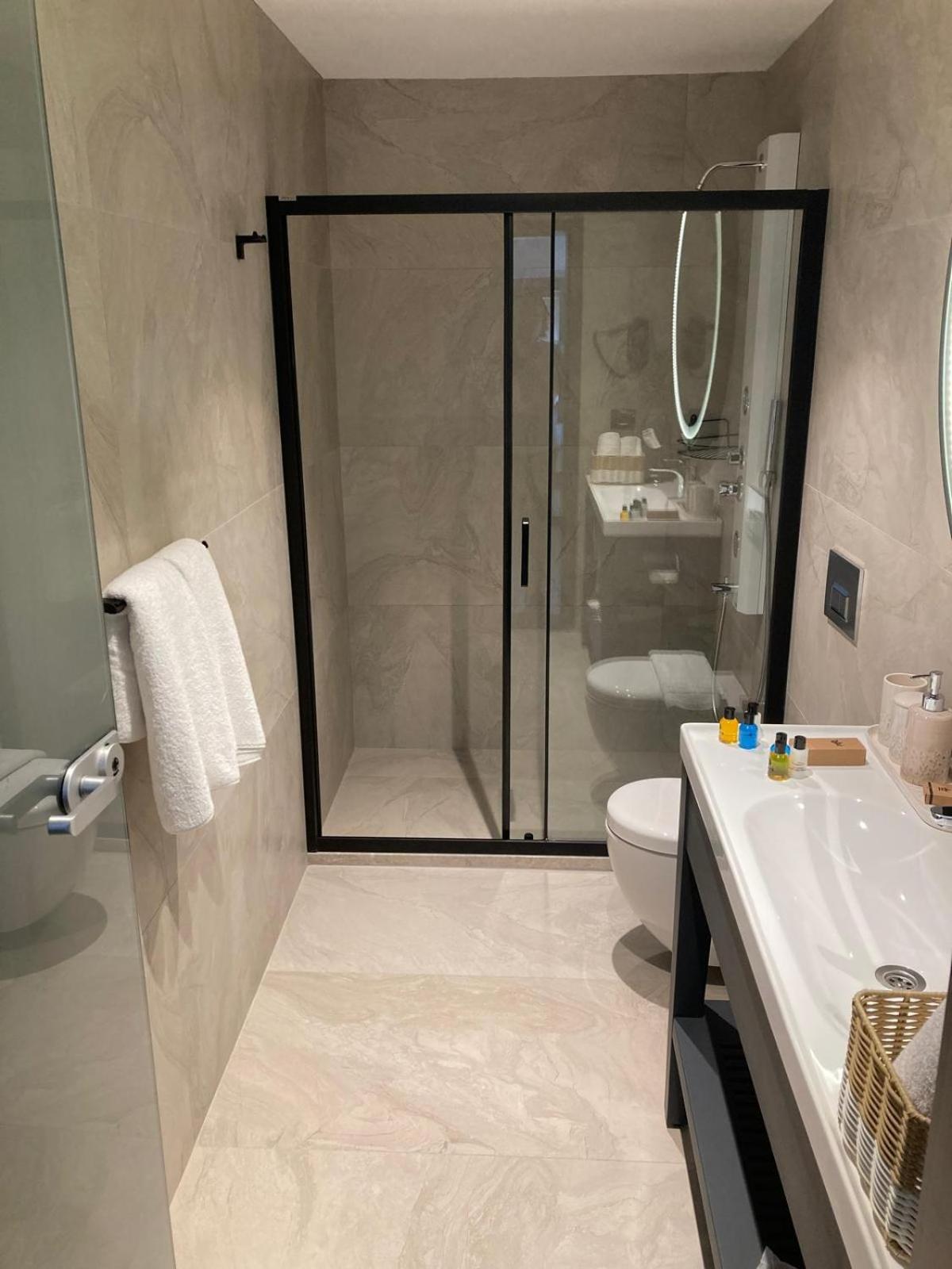 Rudis Hotel Narlidere Buitenkant foto