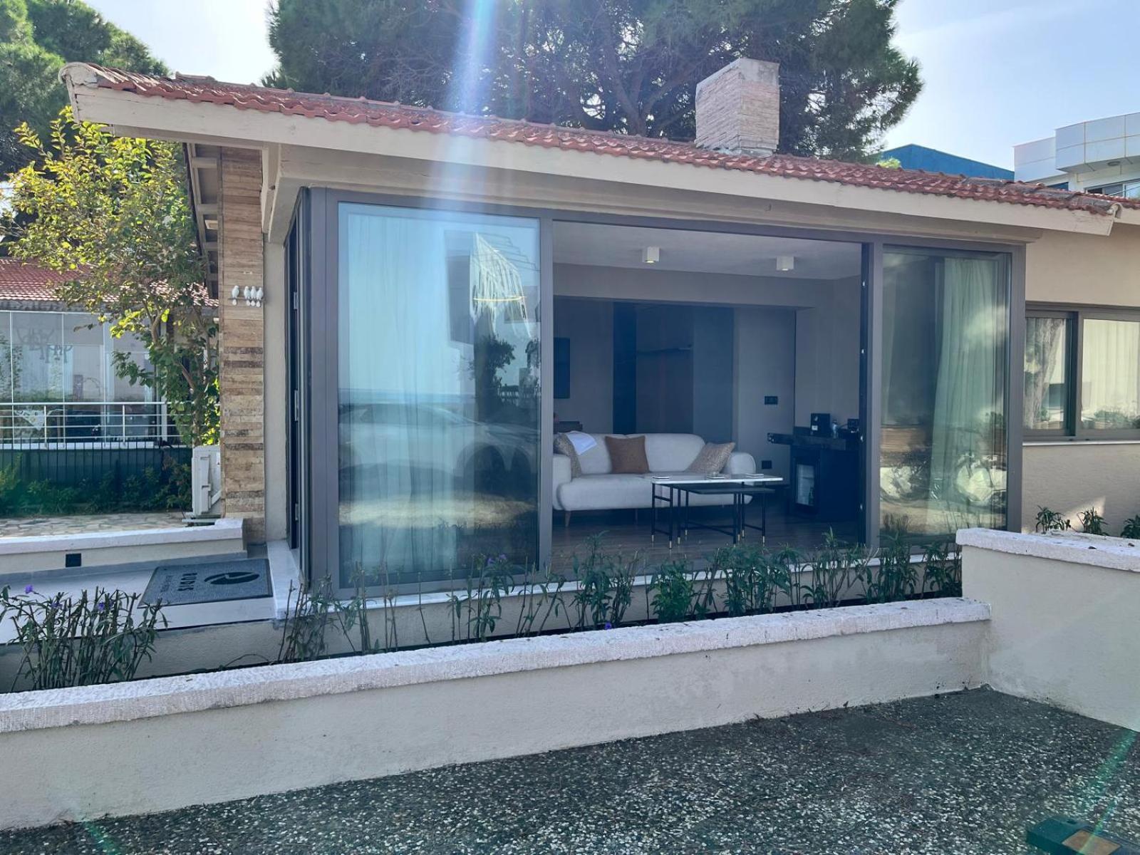 Rudis Hotel Narlidere Buitenkant foto